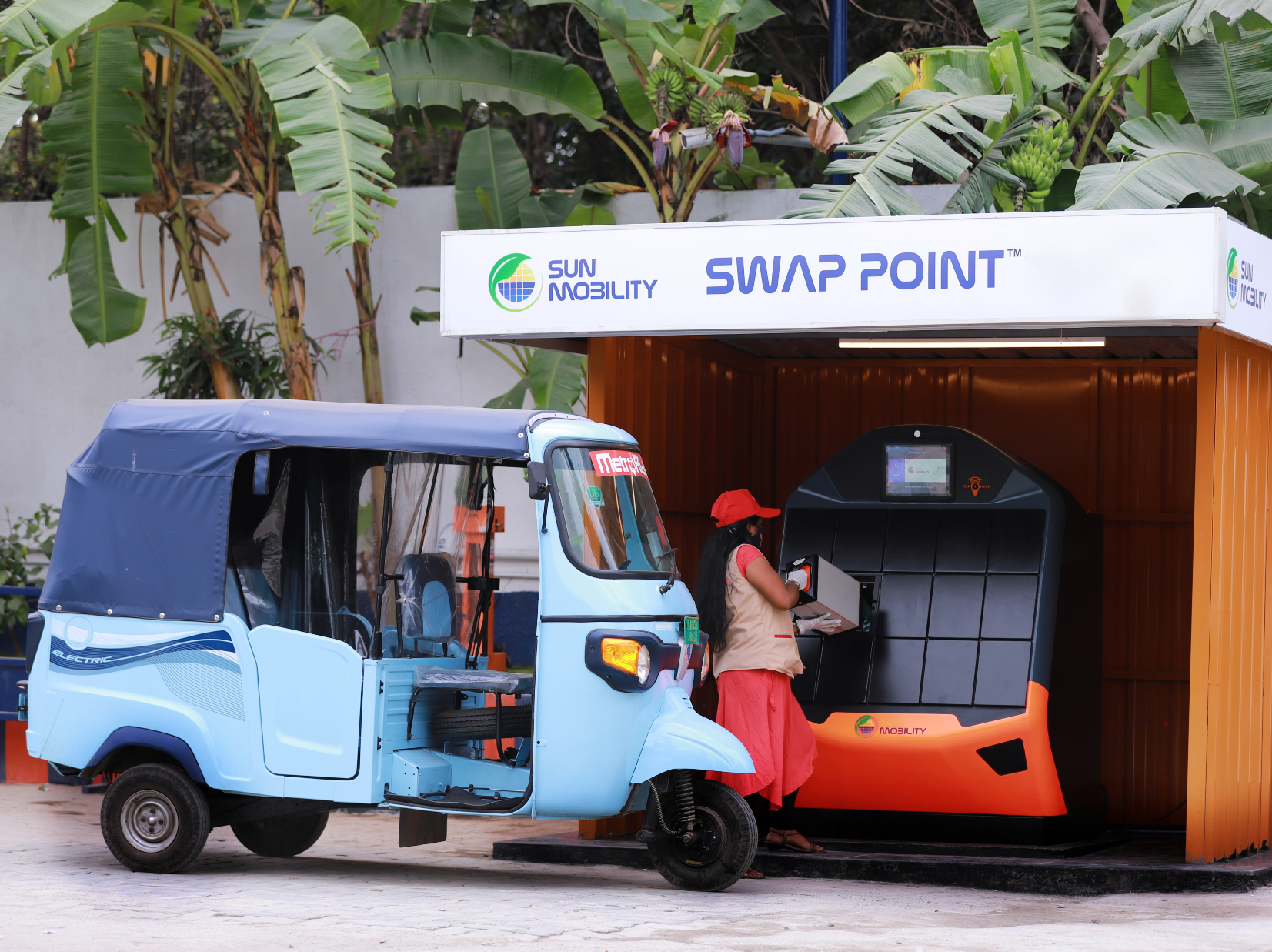 Battery Swapping in India 2026: Battery Smart’s 100 Million Swaps, 3,000-Plus Stations, Rs 1.2 to 1.5 per km and Why It Runs Fleets but Not Private Scooters