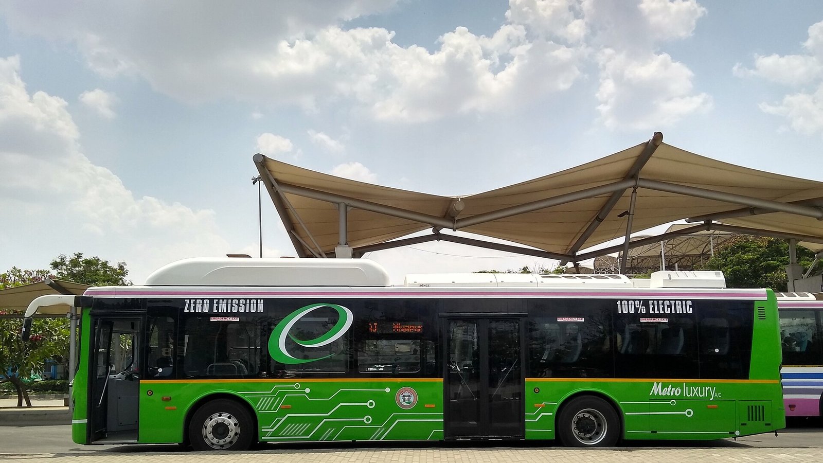 Delhi Adds 400 Electric Buses, Tata Crosses 3,400 Electric Commercial Vehicle Orders: India’s Fleet-Scale EV Shift, August 2026