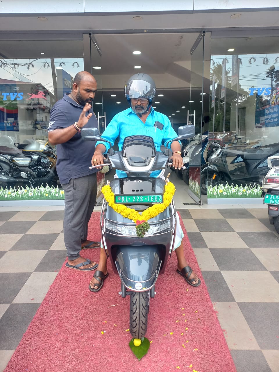 Battery-Subscription Electric Scooters Explained: Vida VX2 at Rs 59,490, TVS Orbiter V1 at Rs 49,999 and the Real Cost of Renting the Battery